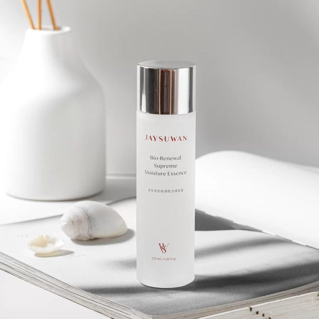 JAYSUWAN Moisture Essence in a spa lifestyle setting